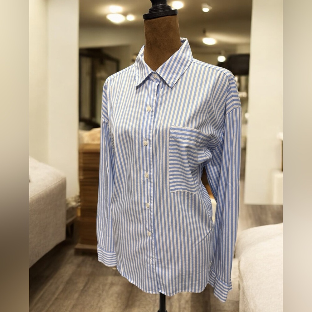 Rafaella Blue & White Striped Woman’s Button Shirt Size Large EUC